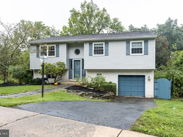 10 Glenview Ln, Downingtown, PA 19335