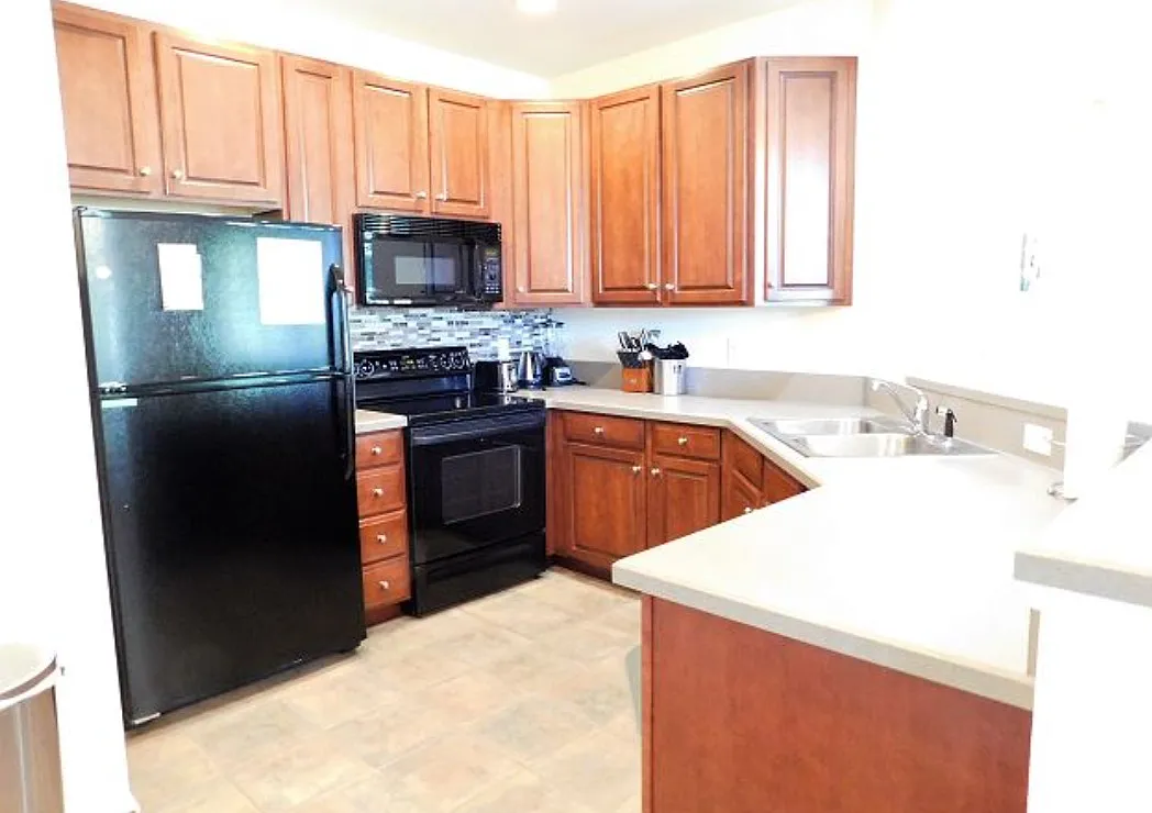 3 bed, $3,000 — Photo 2