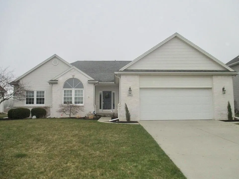 5942 Porsha Dr photo 1