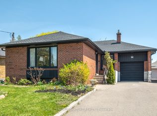90 Whitburn Cres, Toronto, ON M3M 2S4
