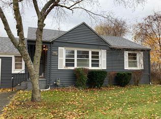 18646 Old Homestead Dr, Harper Woods, MI 48225