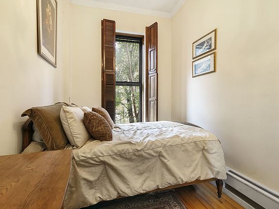 5th image of 118 W 81st St APT 2R