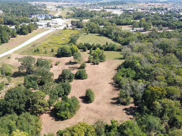 24082 Lonestar Pkwy, Montgomery, TX 77356