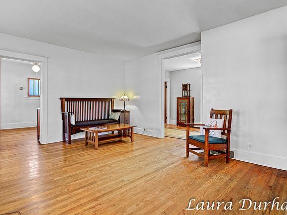 5th image of 210 South St