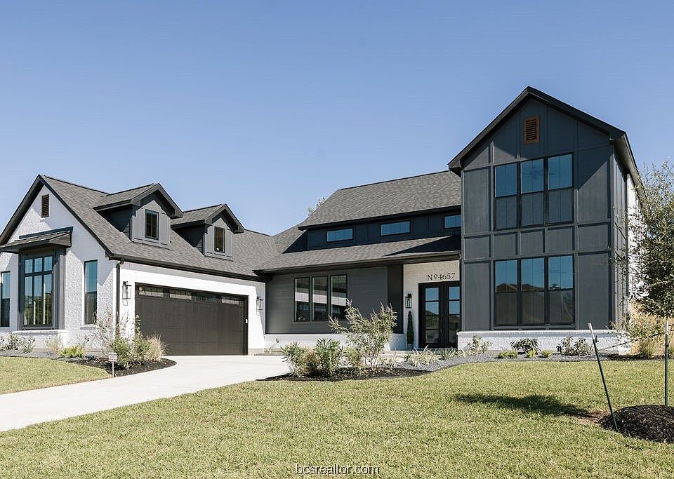 1st image of 4657 River Valley Dr