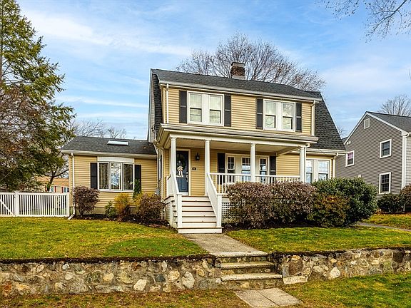 4th image of 89 Grand St