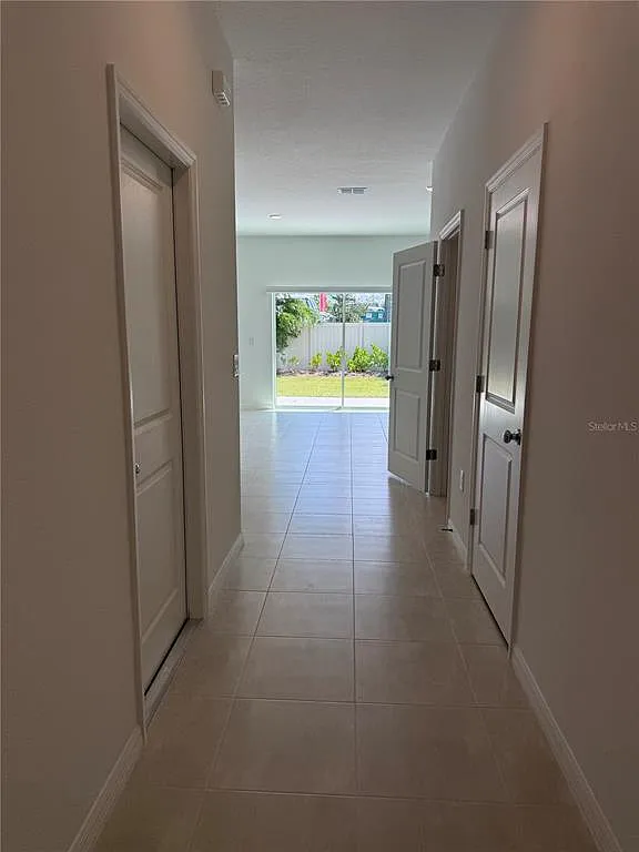 3 bed, 2.5 bath, 1404 sqft, $2,650 — Photo 3