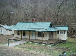 866 Stonecoal Rd, Garrett, KY 41630