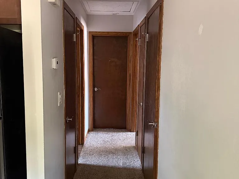 860 Harding Ave — Photo 3