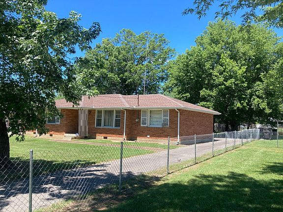 2nd image of 3103 Moorewood Dr