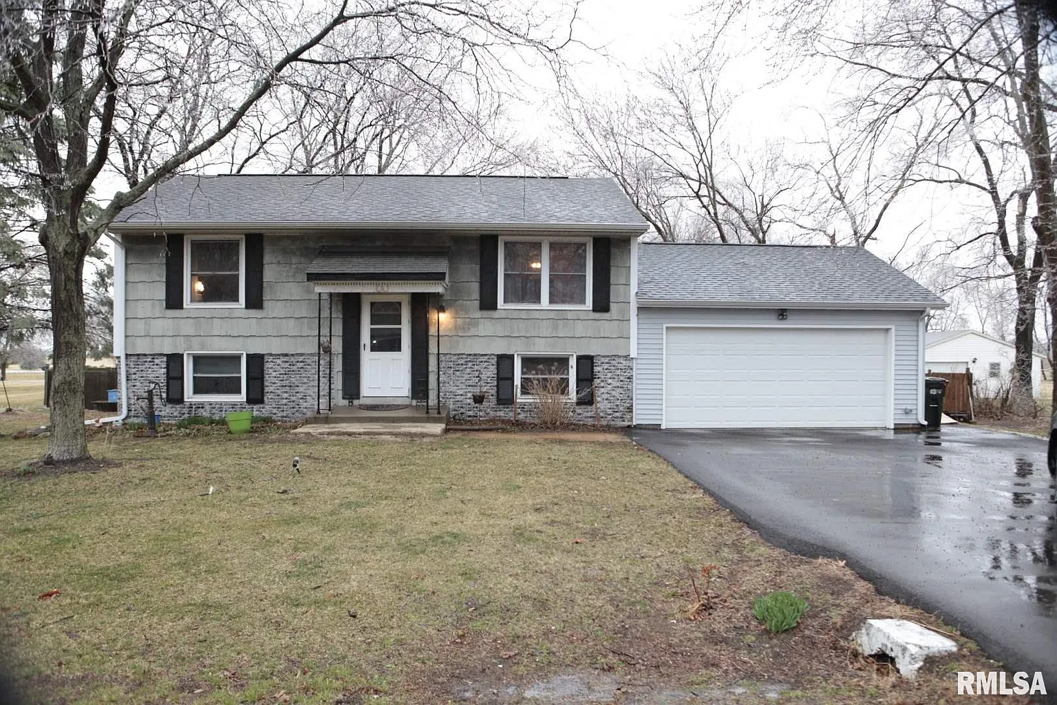 217 Eagle Dr photo 1