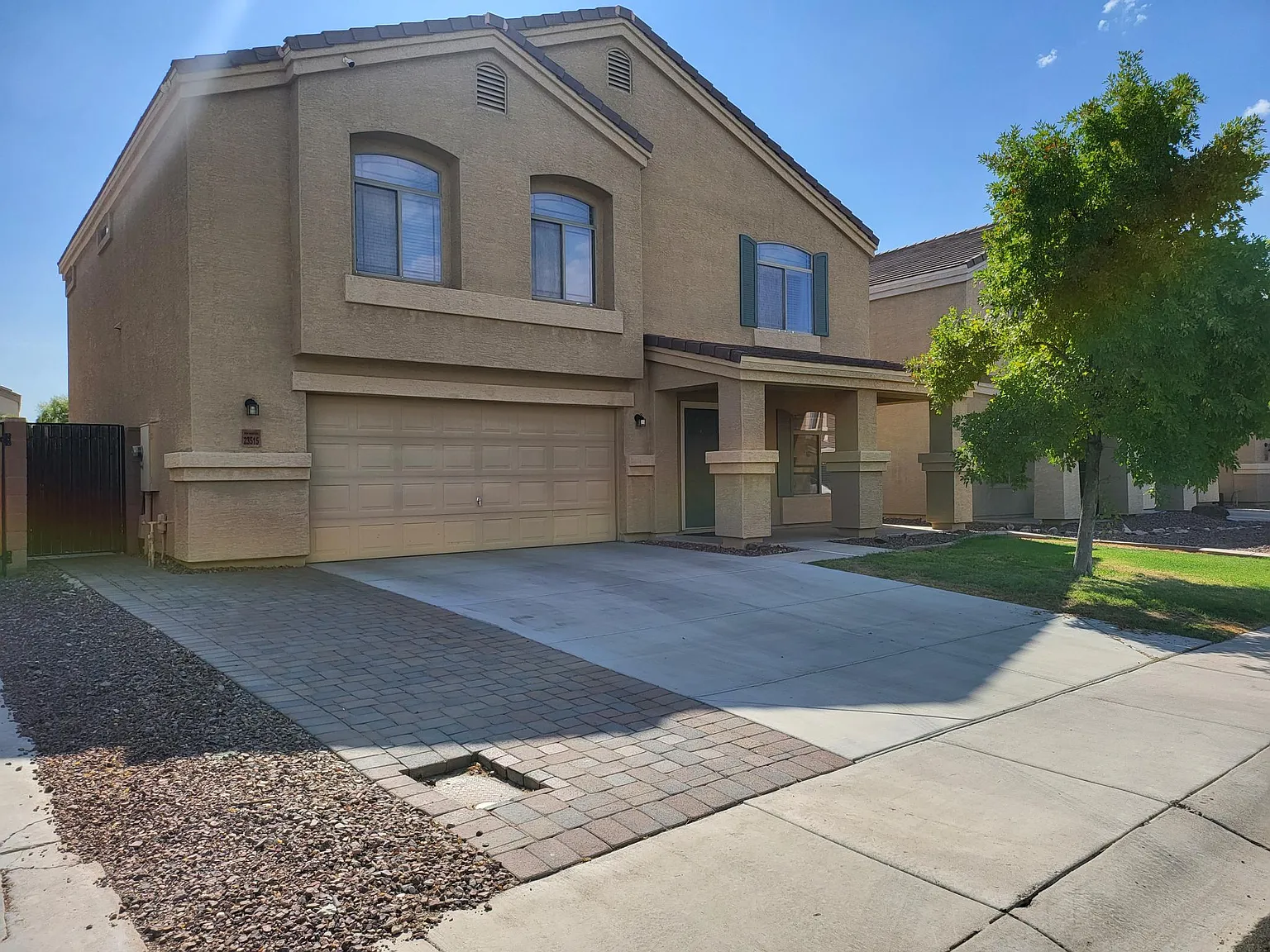 4 bed, 2.5 bath, 2515 sqft, $2,400 — Photo 1