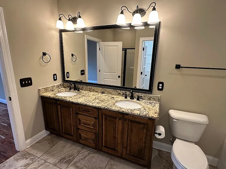 240 Regency Ln SW — Photo 15