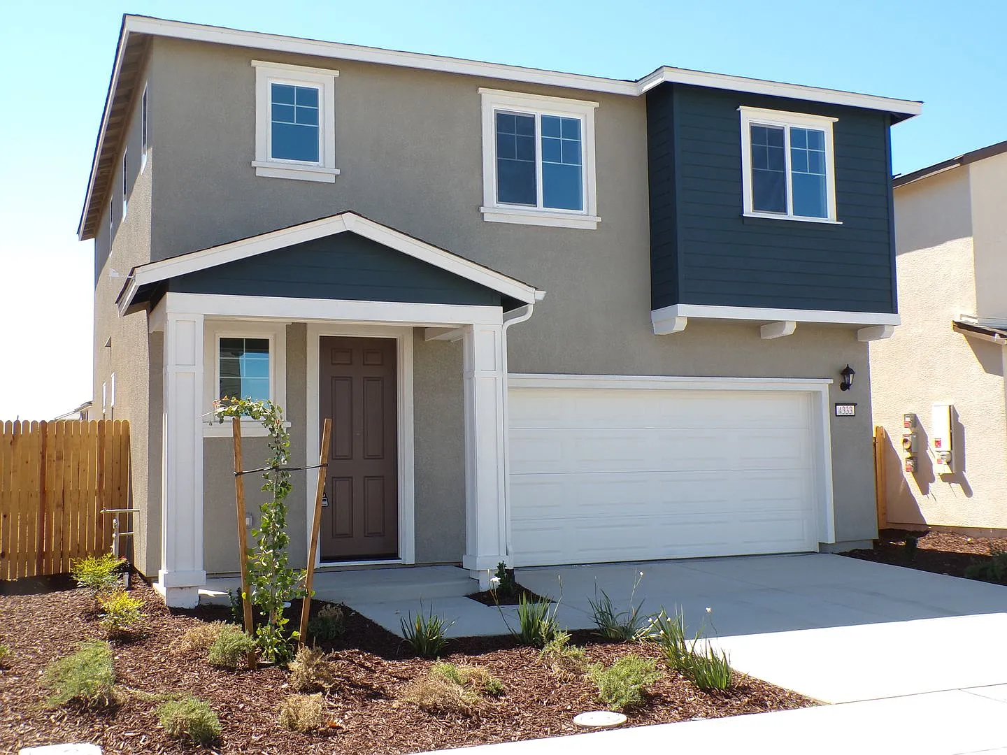 New Home In North Modesto Near Kaiser Hospital — Photo 1