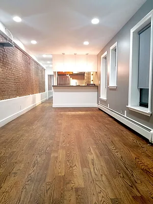 Rented by Perl Group Real Estate | media 7
