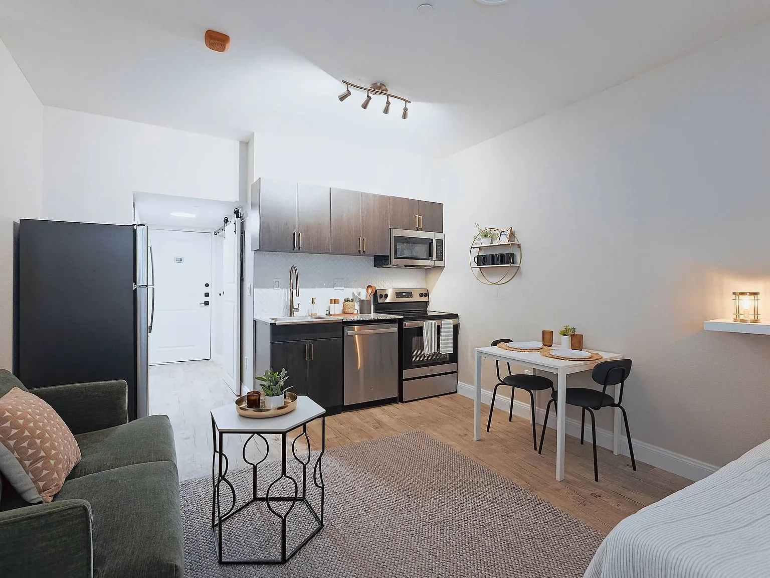VEER Apartments — Photo 3