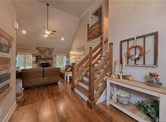 4th image of 386 Riverwood Rd
