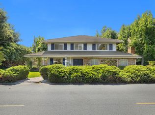 3836 Hampstead Rd, La Canada Flintridge, CA 91011