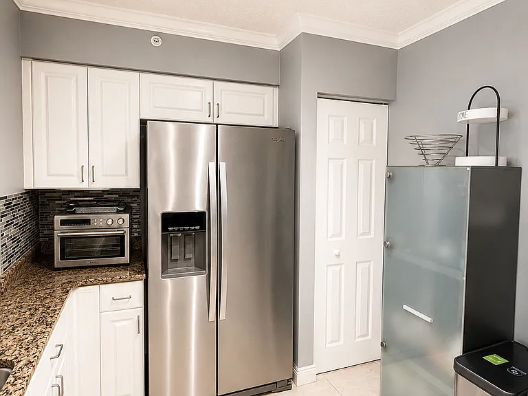 1155 Brickell Bay Dr #2504 — Photo 5