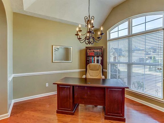 4th image of 5211 Newton Oak Cir S