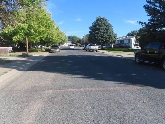 Exterior Neighborhood (street photo)