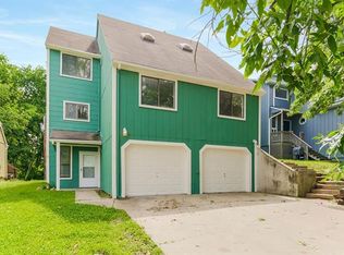 609-611 S 13th St, Leavenworth, KS 66048