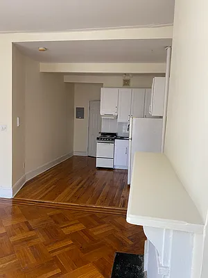 Rented by Hugawall Realty | media 22