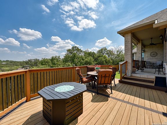 2nd image of 742 PIAZZA PL