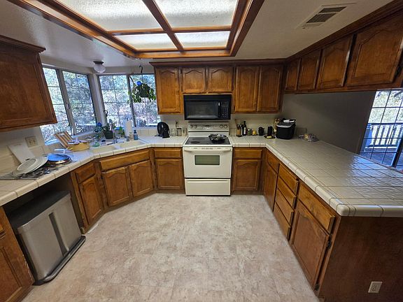 5th image of 3920 Kieber Way