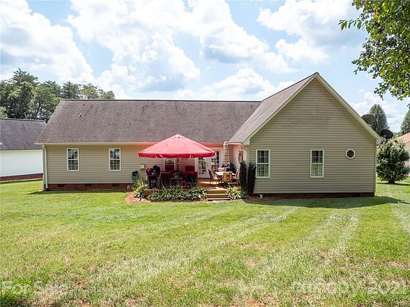 3rd image of 3040 Grassy Meadow Ct