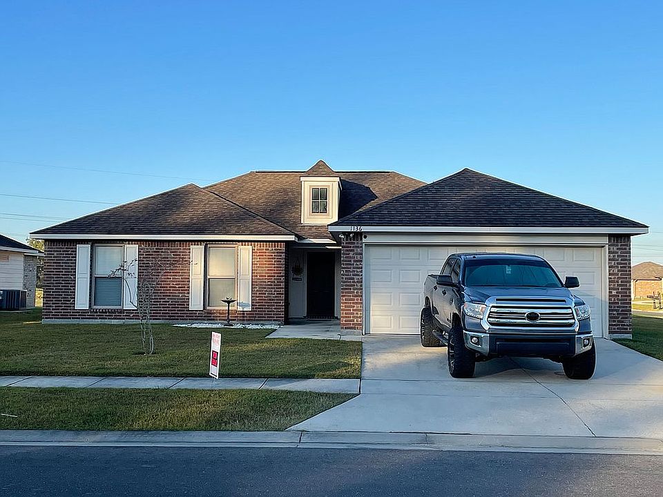 4 Bedroom/ Corner Lot