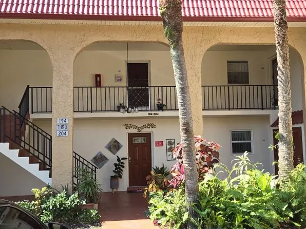 198 Lake Evelyn Drive, West Palm Beach, FL 33411
