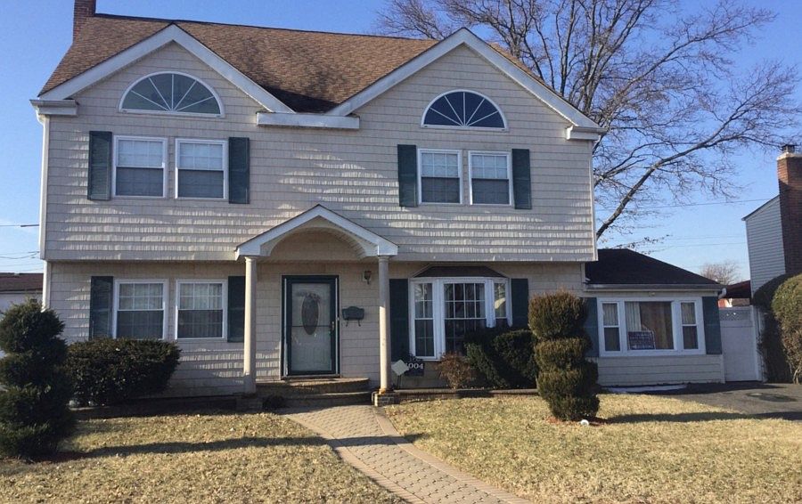 1st image of 1004 Alexander Ave