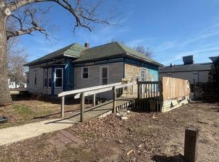 81 S Gibbs St, White Cloud, MI 49349