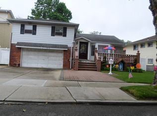 26426 60th Ave, Little Neck, NY 11362