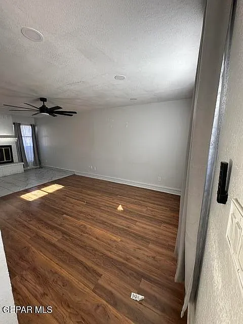 2 bed, 1.5 bath, 1361 sqft, $1,495 — Photo 3