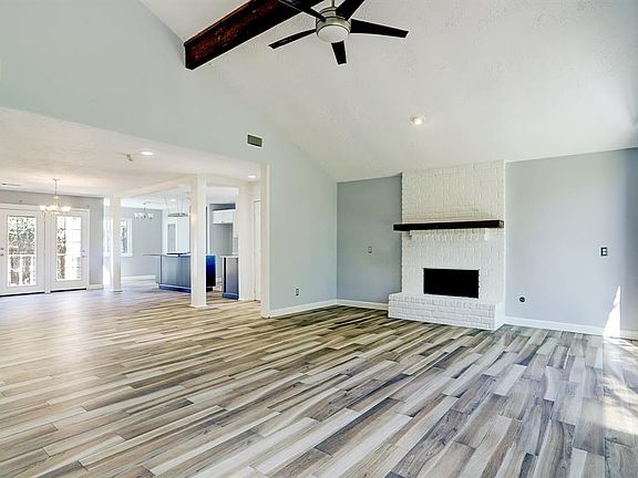 4th image of 15609 Elwood Dr