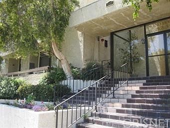3rd image of 5237 Newcastle Ave APT 104