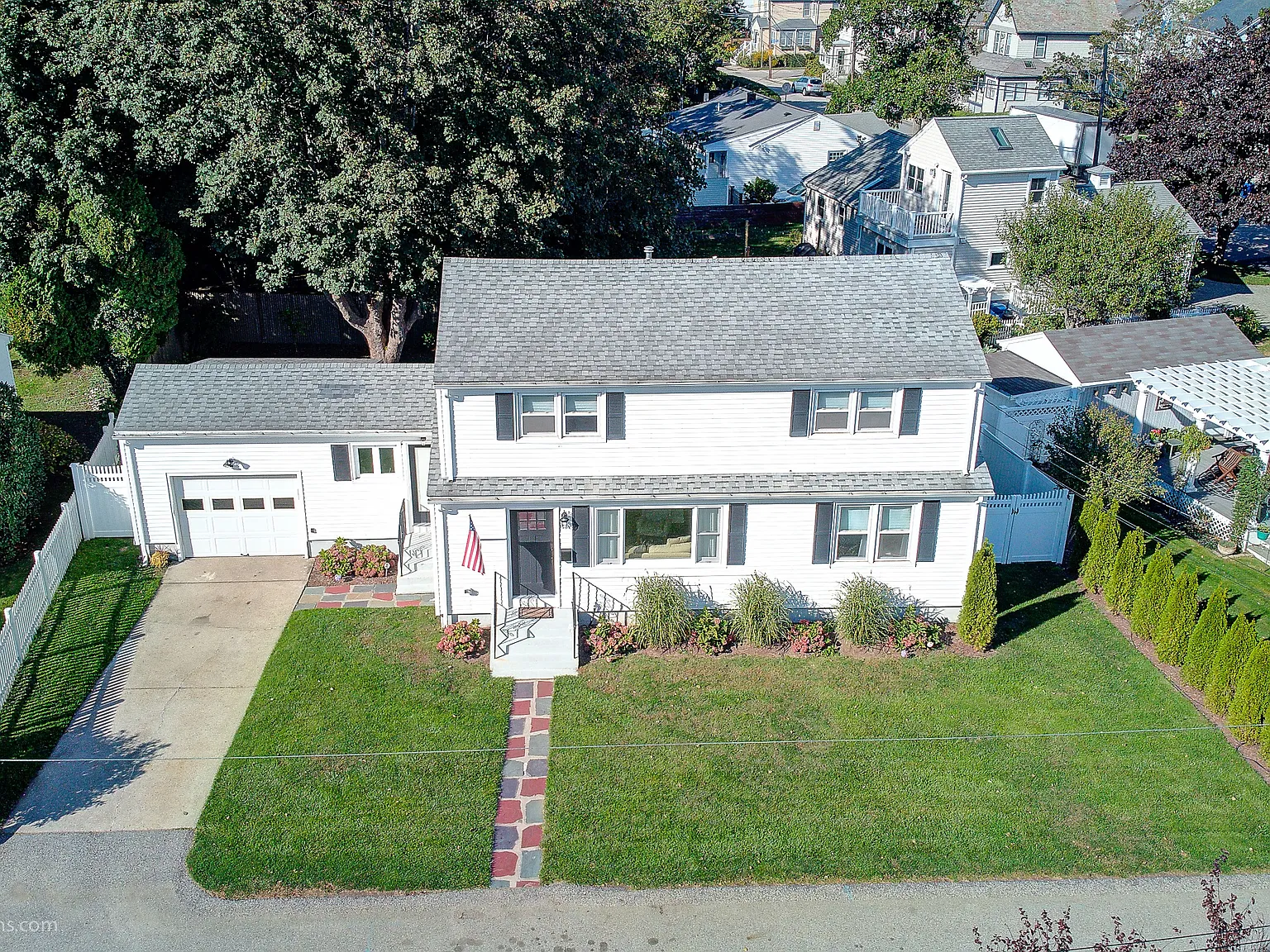5 bed, 2236 sqft, $3,400 — Photo 3