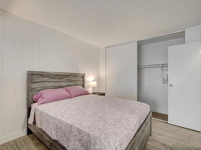 4050_Palos Verdes St_model-10