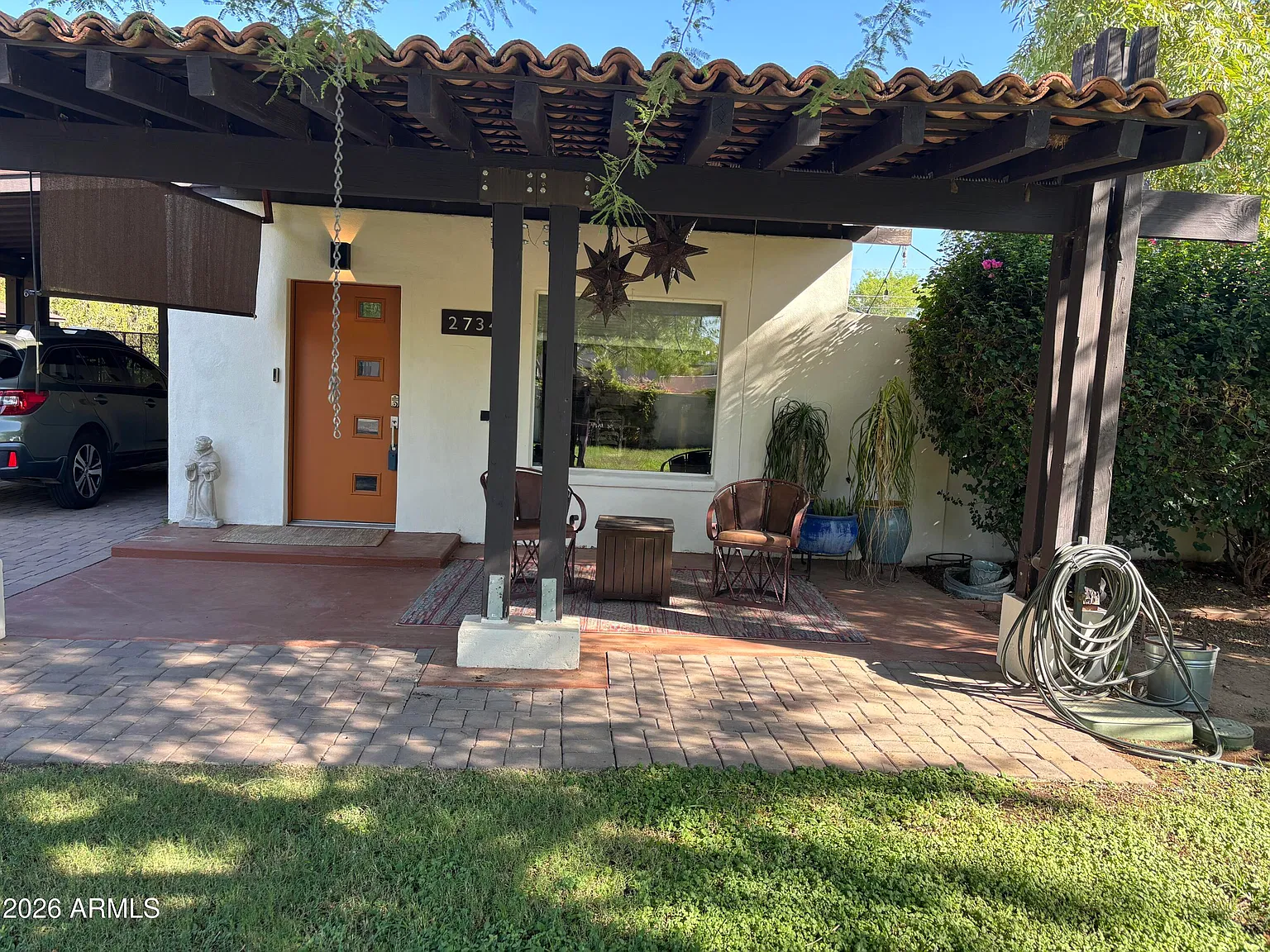 3 bed, 2.0 bath, 1944 sqft, $3,800 — Photo 1