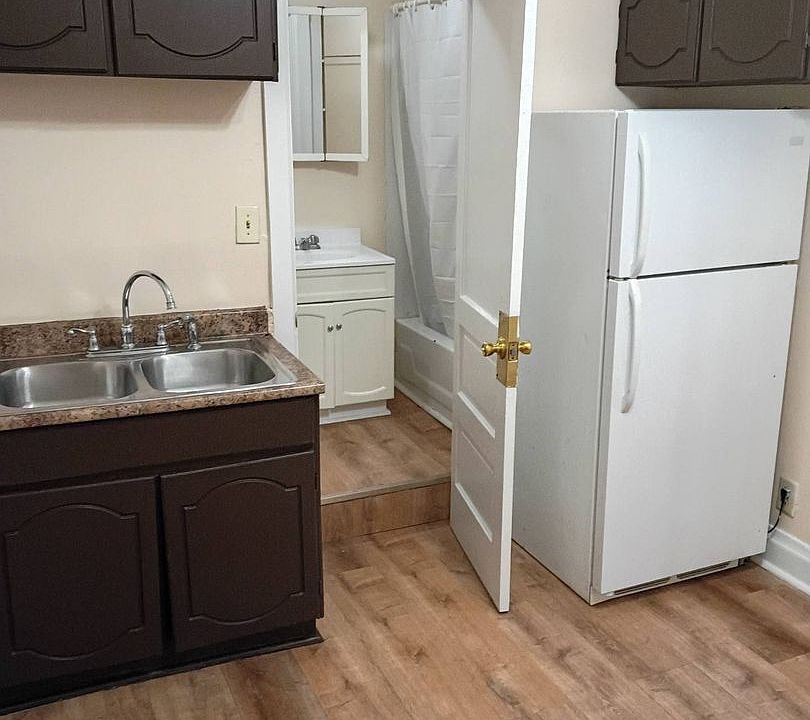 1st image of 2820 W Clybourn St #2820B