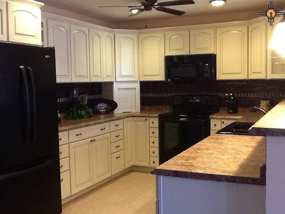 2nd image of 413 E Permian Dr