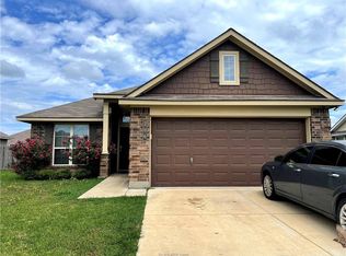 206 Wild Flower Ct, Navasota, TX 77868