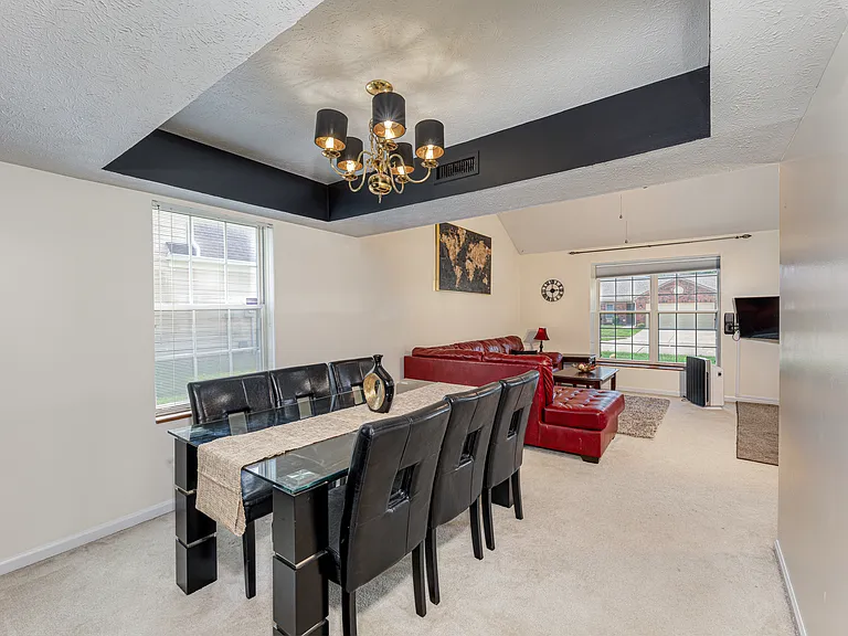 7555 Crickwood Ln — Photo 9