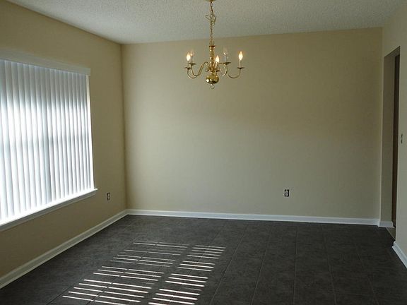 5th image of 651 English Meadows Ct