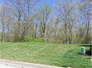 6202 S National Dr, Parkville, MO 64152