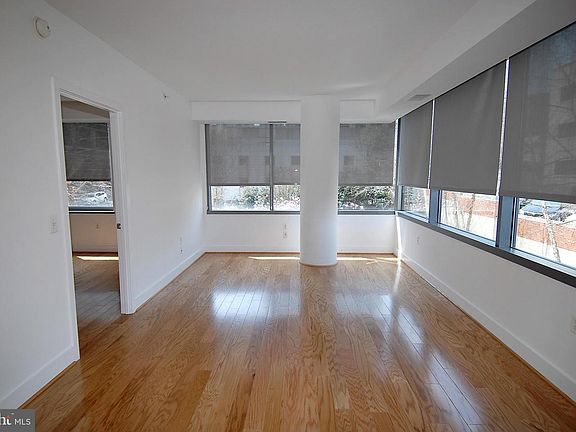 3rd image of 2001 15th St N APT 219