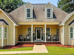 111 Hensdale Rd, Raeford, NC 28376