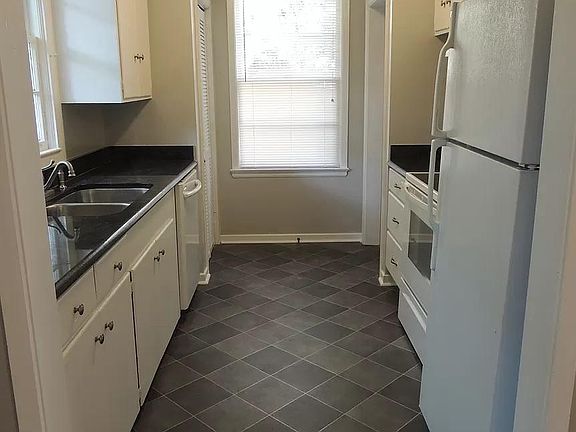 2nd image of 204 E Brookwood Pl #B
